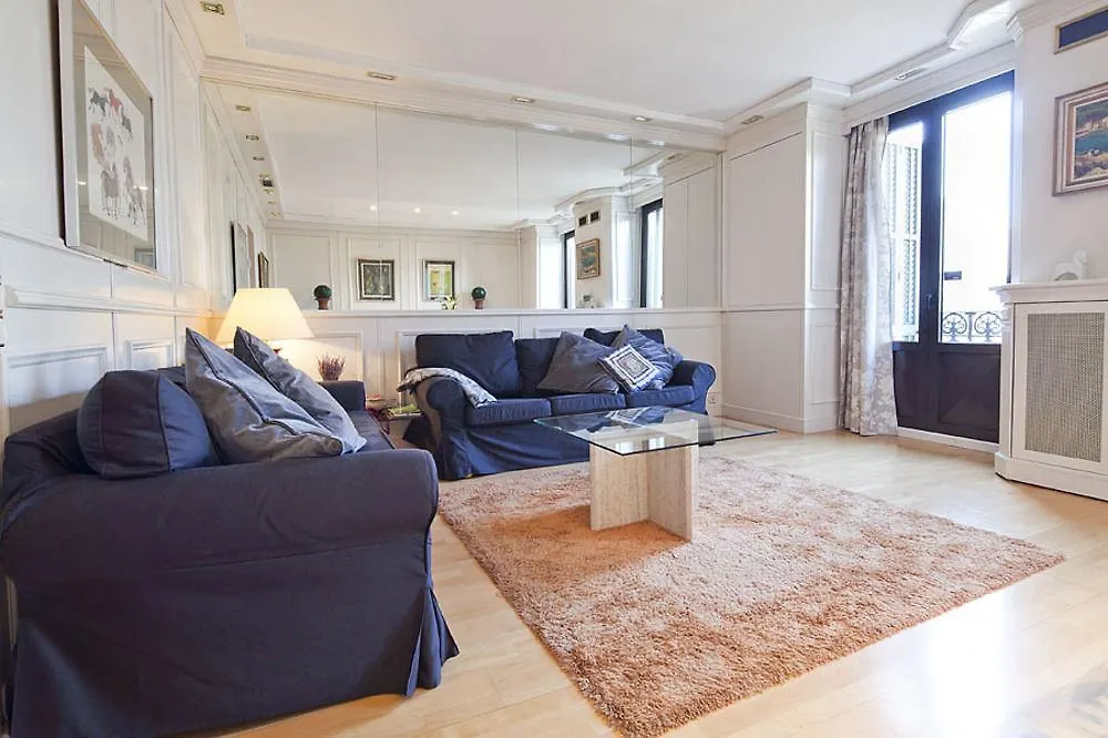 Aspasios Gran Via Suites Барселона 0*,
